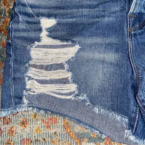 GOOD AMERICAN $119 BOMBSHELL Denim Distressed SHORTS Blue (153) sz 2/26 - Picture 11 of 14